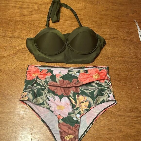 Two Piece High Waisted Bikini Set - Picture 2 of 9